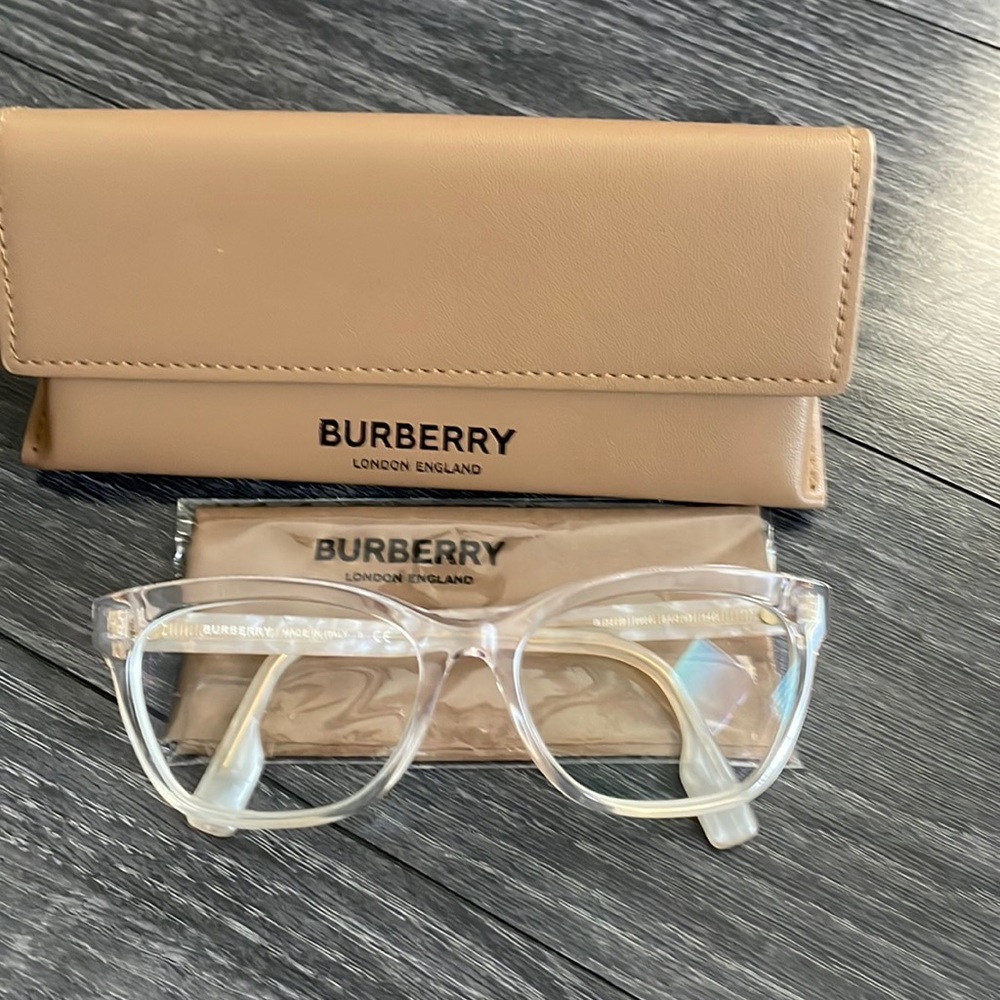 Burberry prescription clear eyeglasses in excellent condition!
